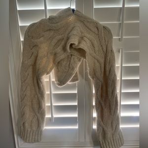 Zara cropped sweater ✨☁️